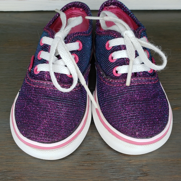 VANS - Picture 2 of 6